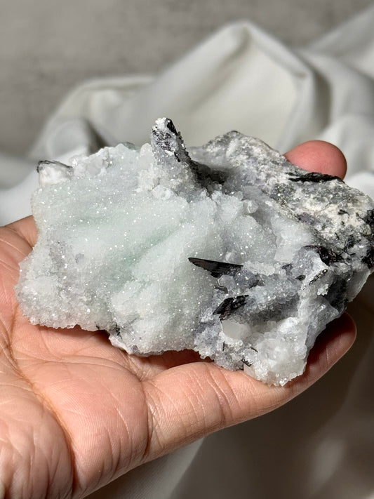 Quartz over Fluorite with Hübnerite