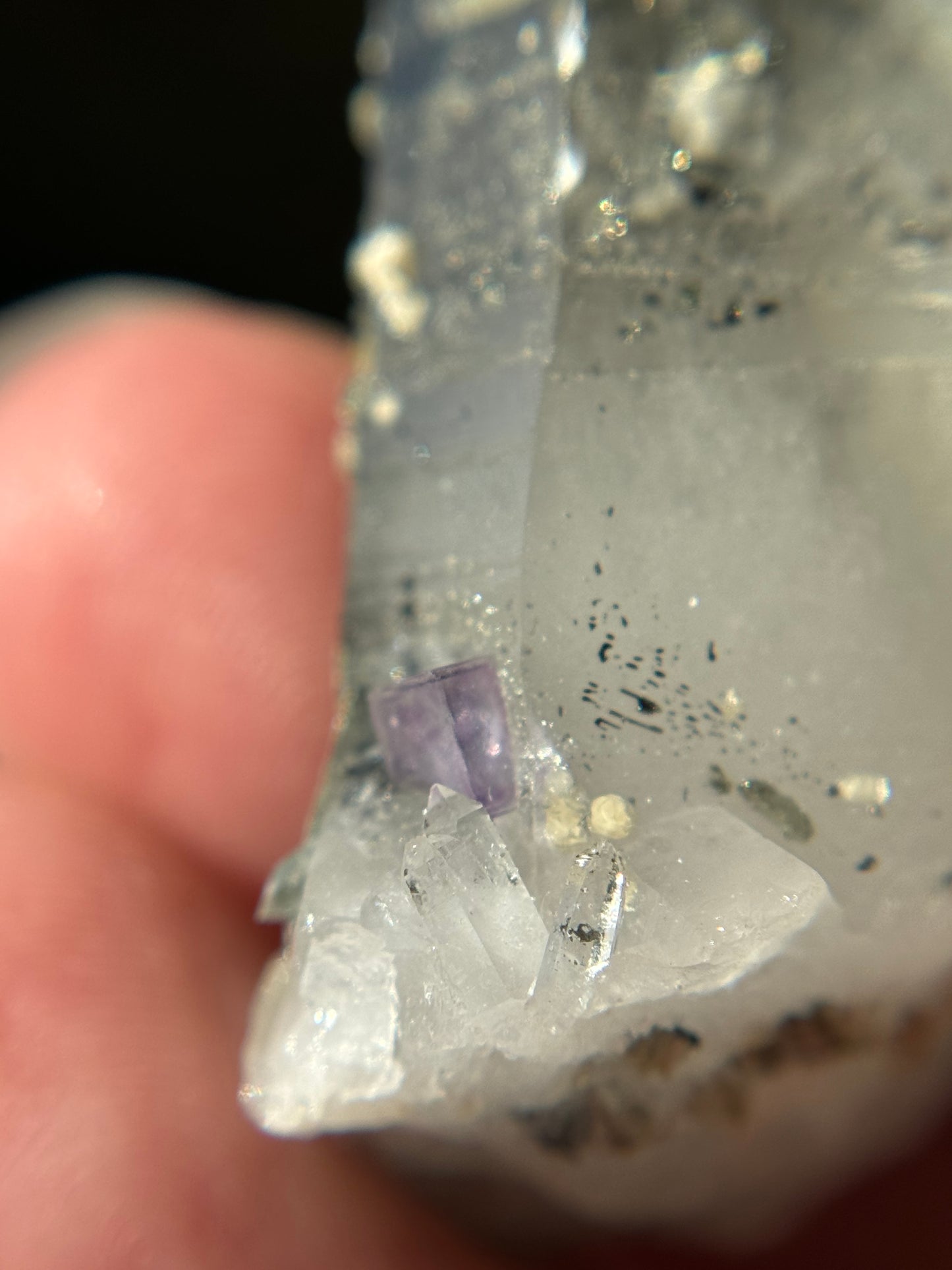 Quartz with Chalchopyrite inclusions