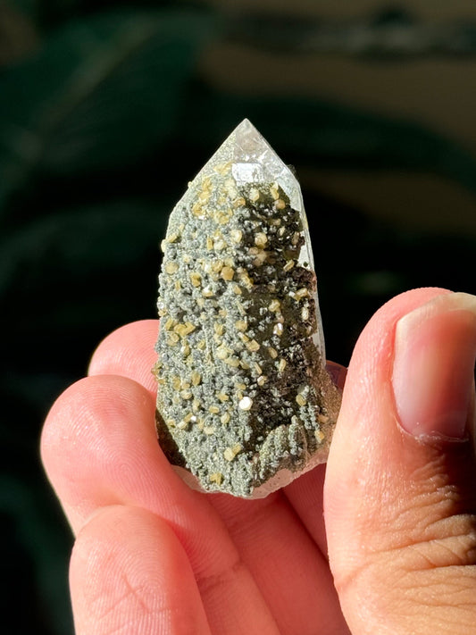 Quartz with Chalchopyrite inclusions