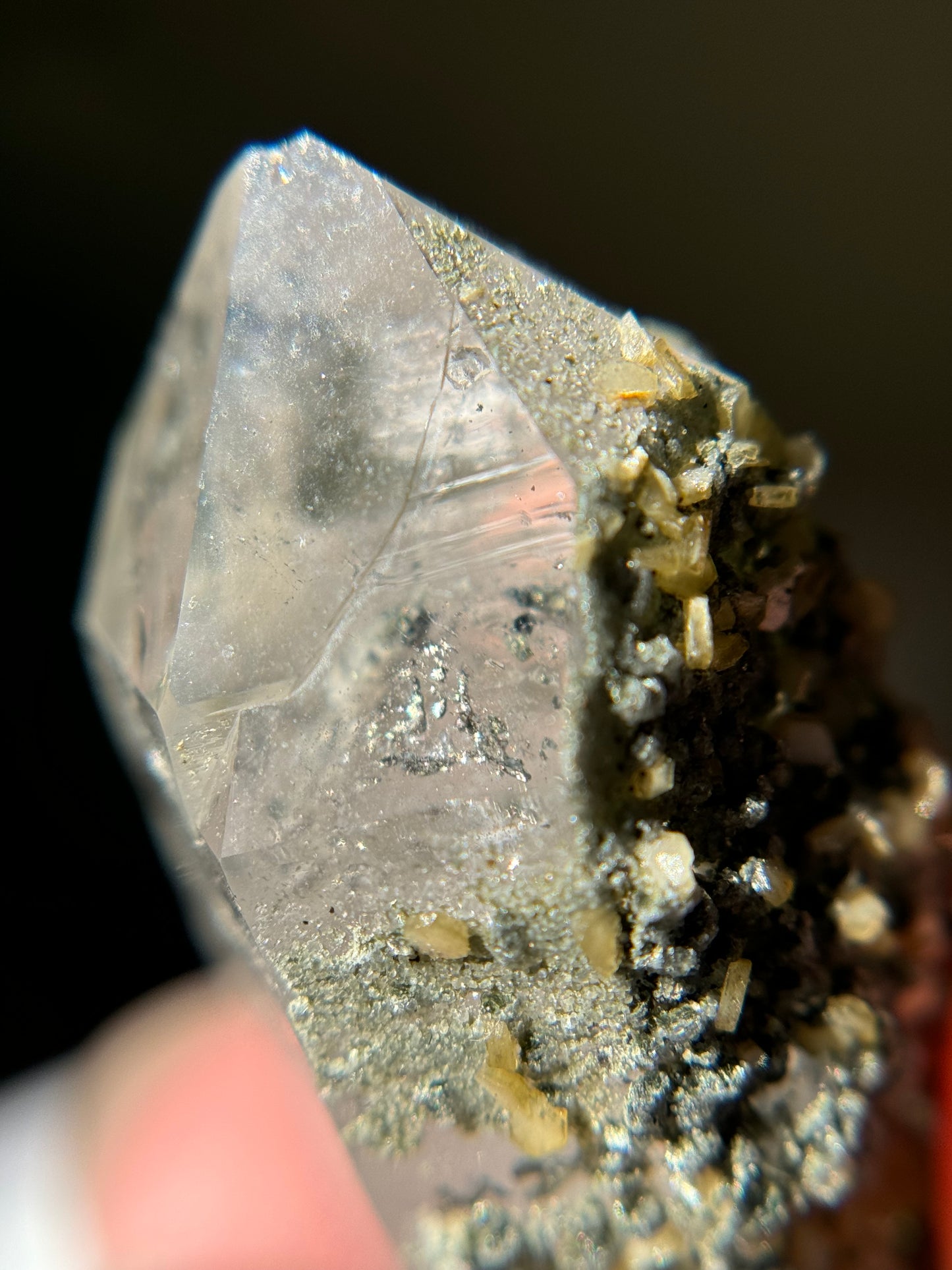 Quartz with Chalchopyrite inclusions