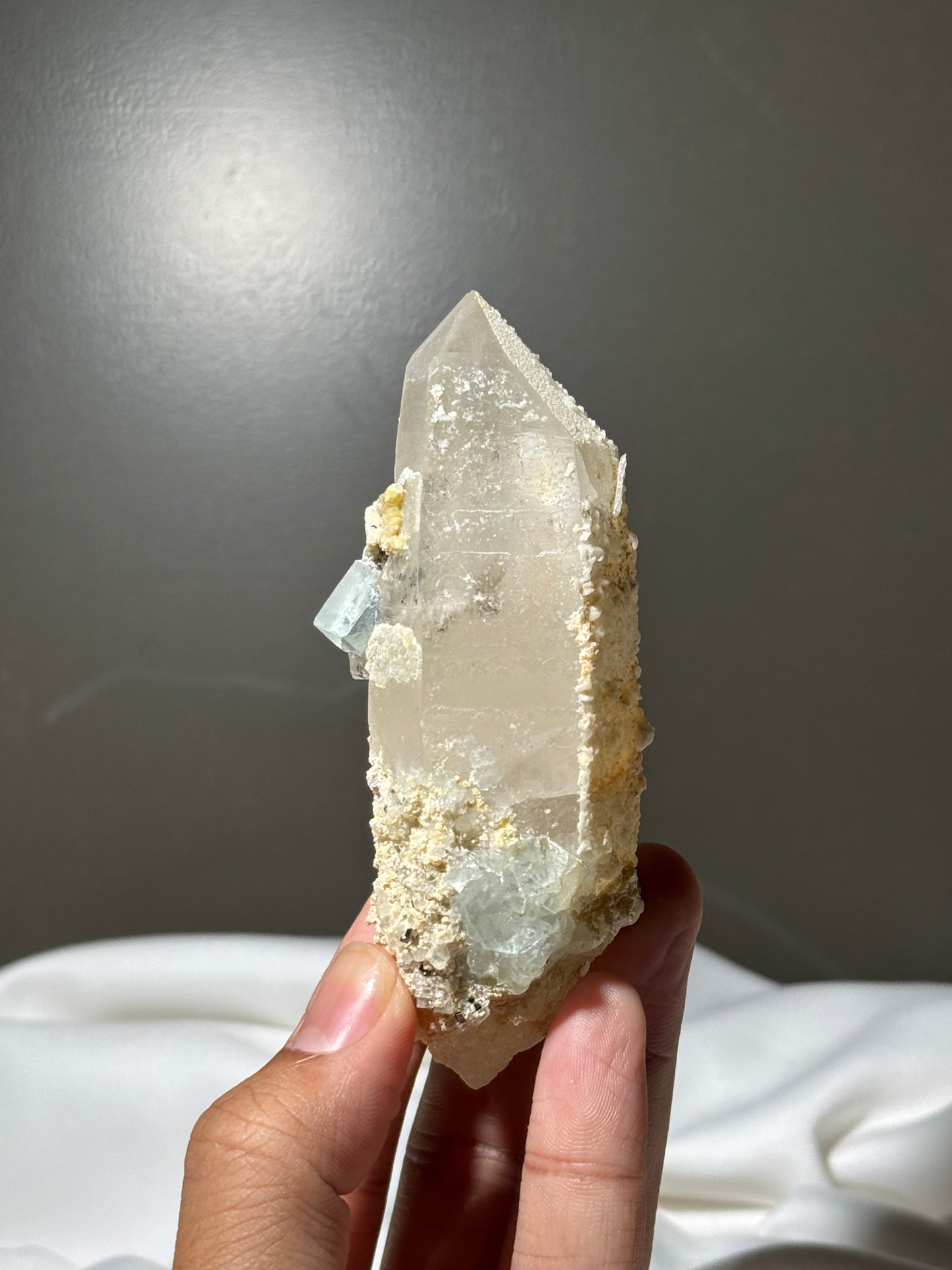 Quartz with Fluorite and Dolomite