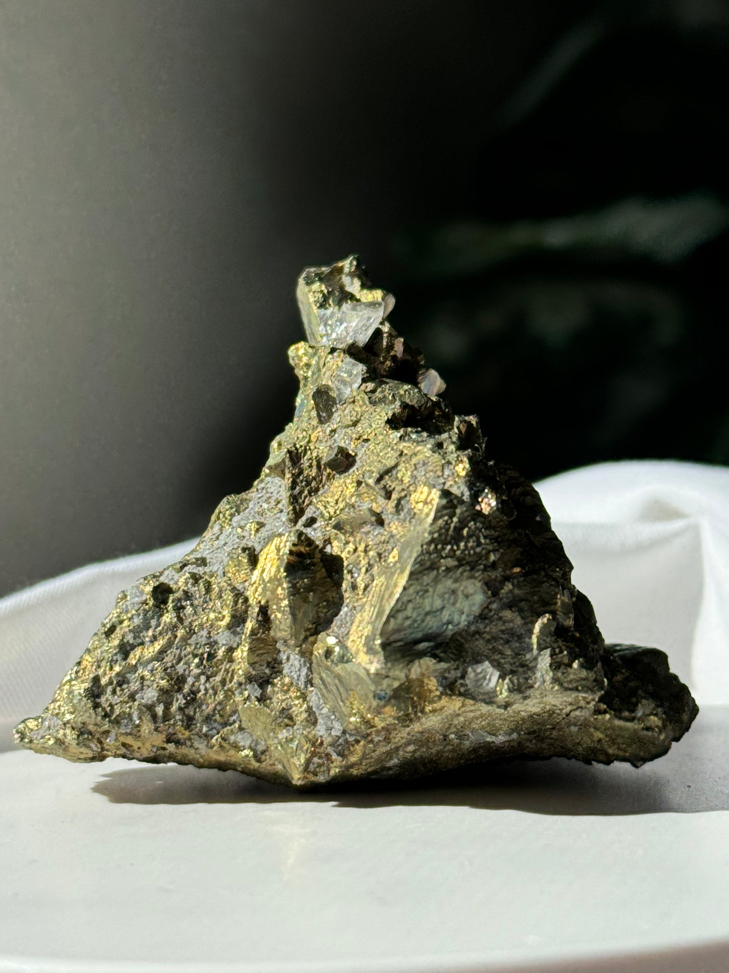 Gem Dolomite on Chalchopyrite