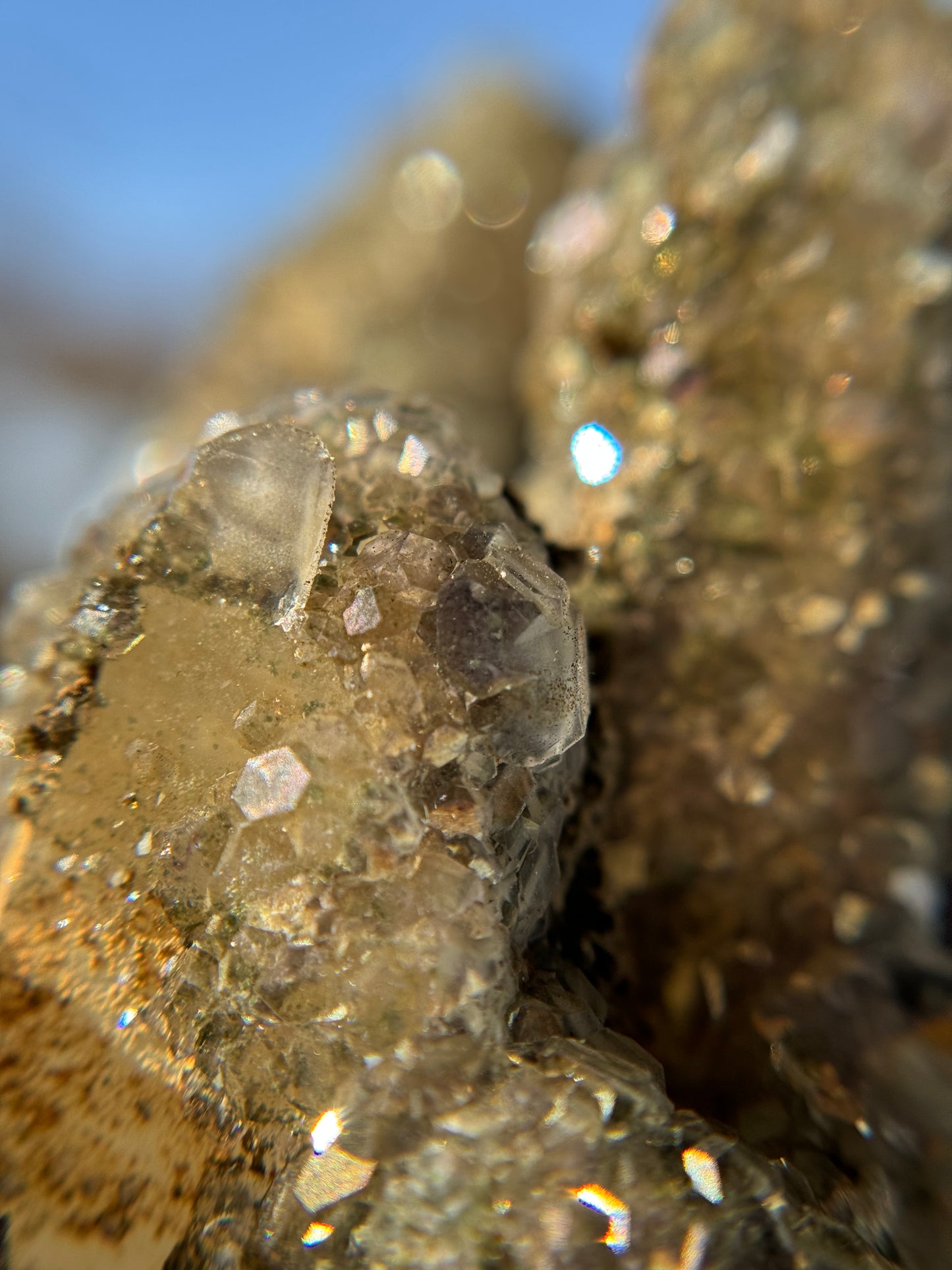 Fluorite on Quartz with minor Arsenopyrite