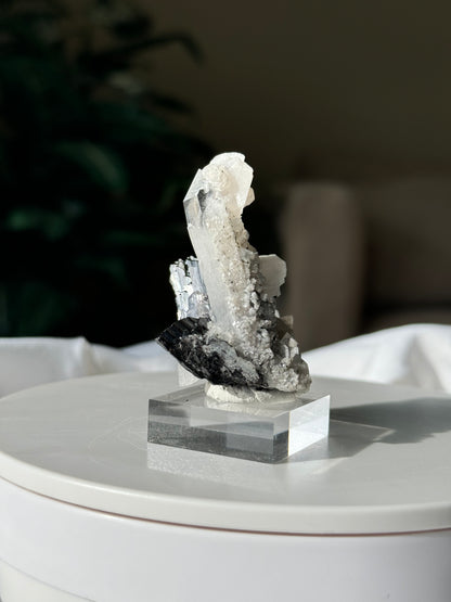 Quartz, Wolframite & Calcite