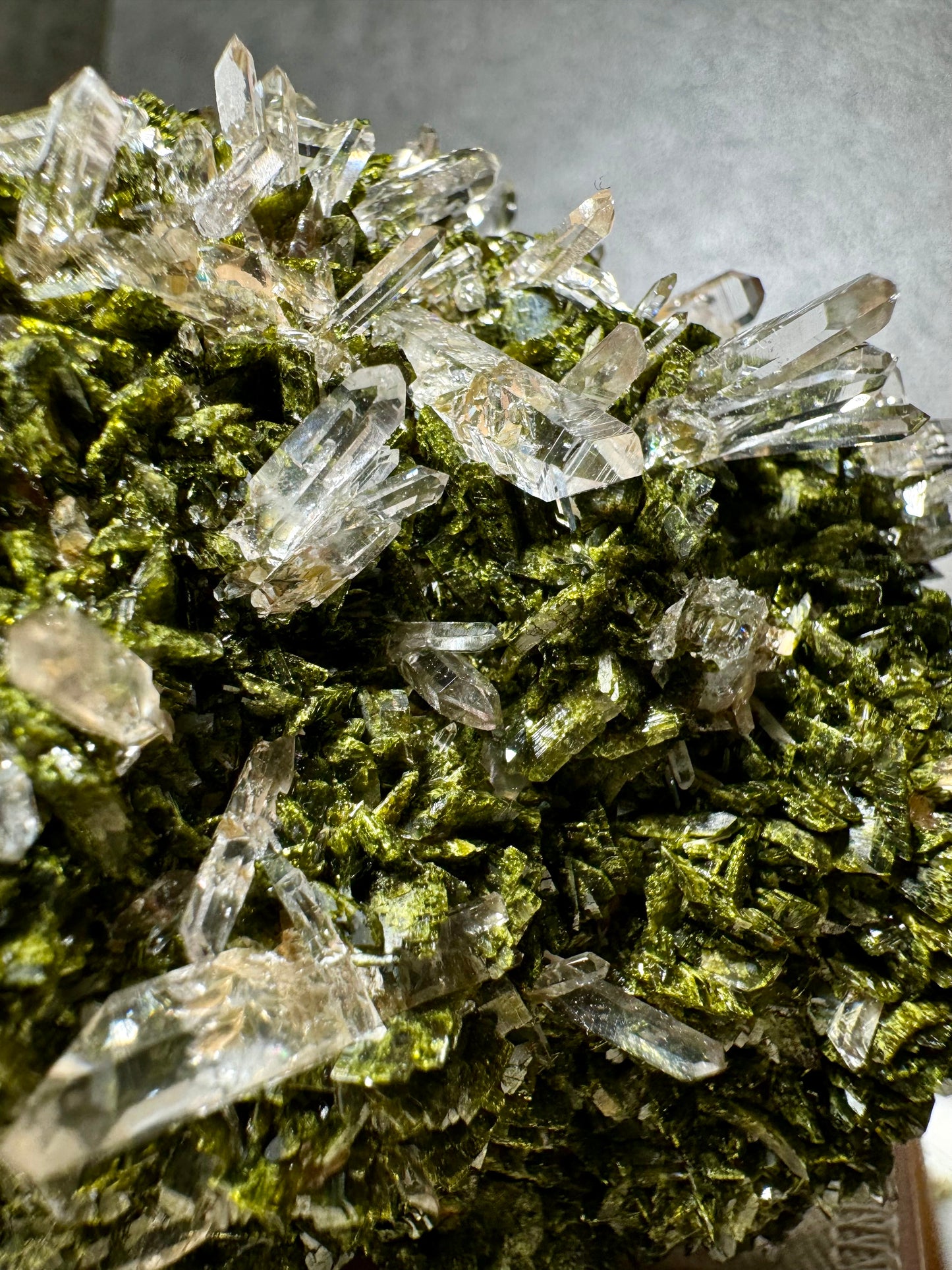 Quartz with Epidote