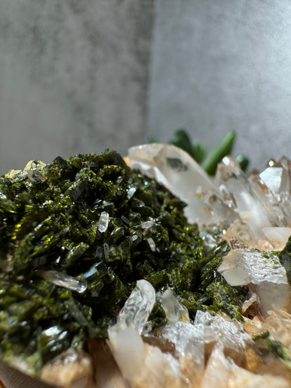 Quartz with Epidote