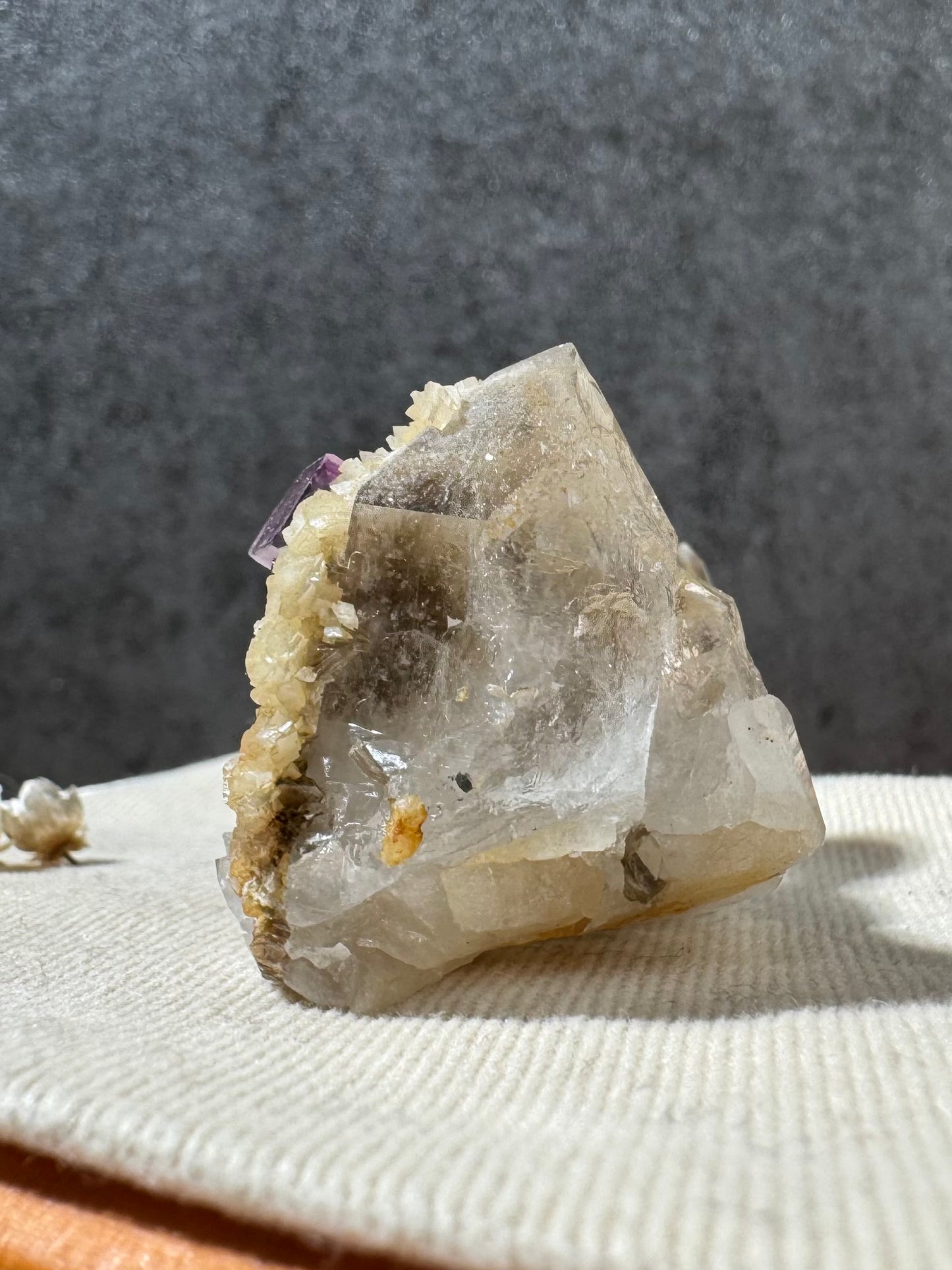 Quartz with Dolomite, Calcite and Fluorite