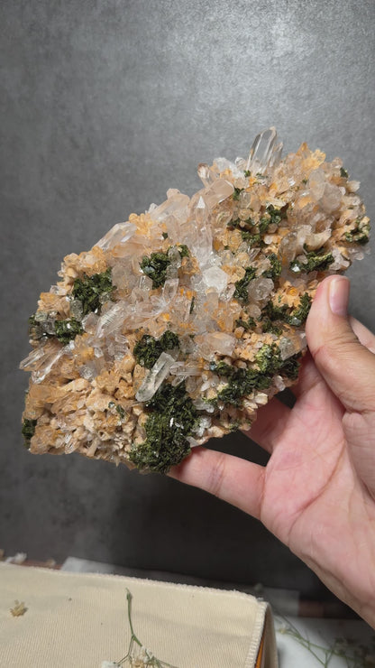 Quartz with Epidote